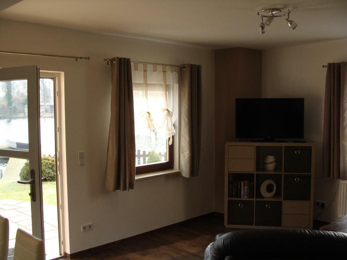 Ferienwohnung Rohrwallinsel Koepenick Берлин Екстериор снимка
